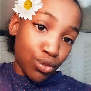 Meet your Posher, Emonie